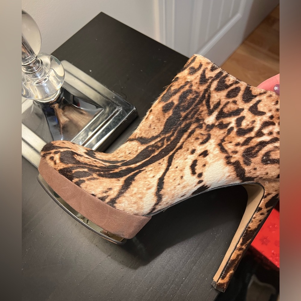Vince Camuto Leopard Fur Heal Booties